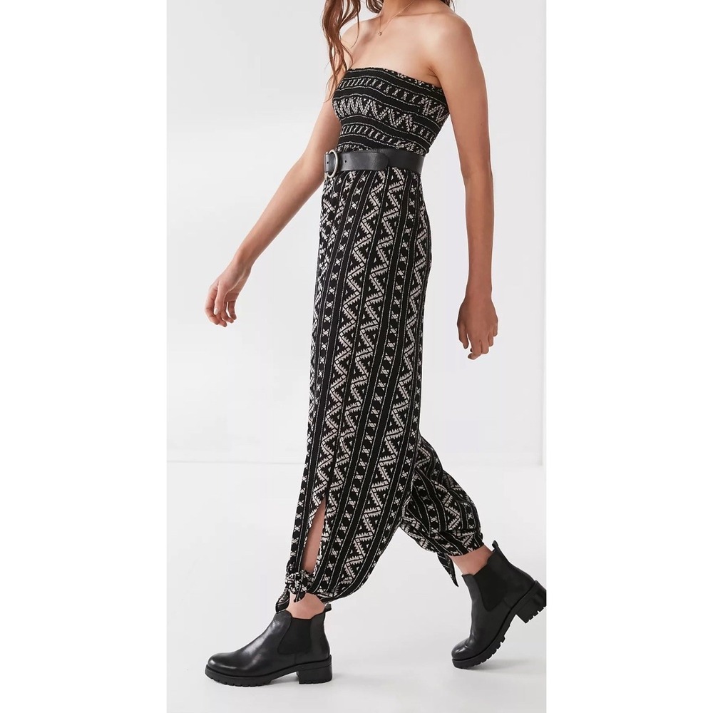 Urban‎ Outfitters Smocked Strapless jumpsuit XSmall - Picture 2 of 6